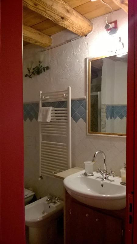 One-Bedroom Apartment image 2