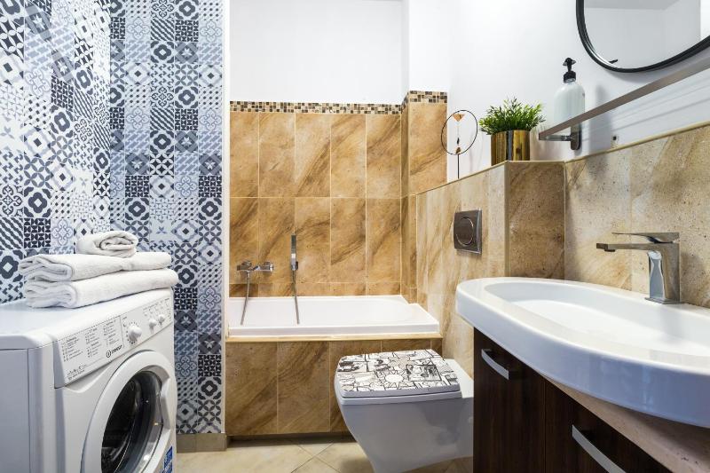 Three-Bedroom Apartment - Starowiślna 18 Street image 2
