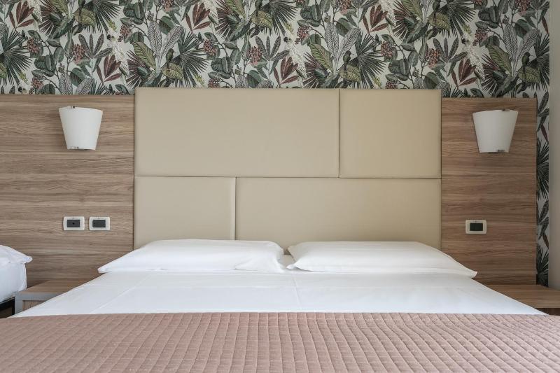 Comfort Double Room with Balcony image 4