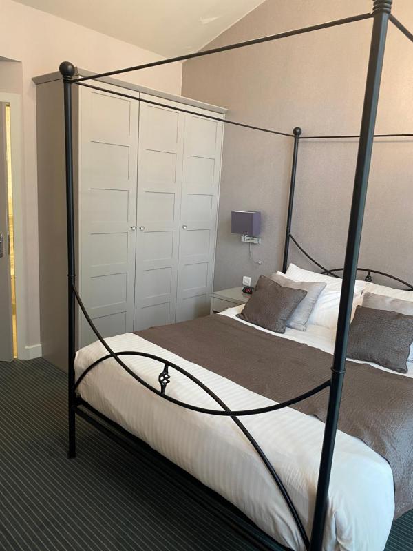 King Room image 4