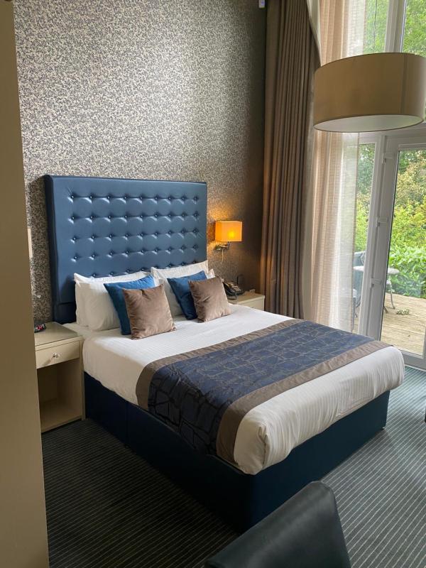 Deluxe Family Suite image 4