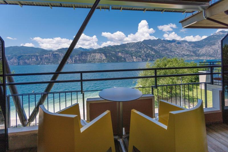 Ambient Double Room with Lake Front  image 3