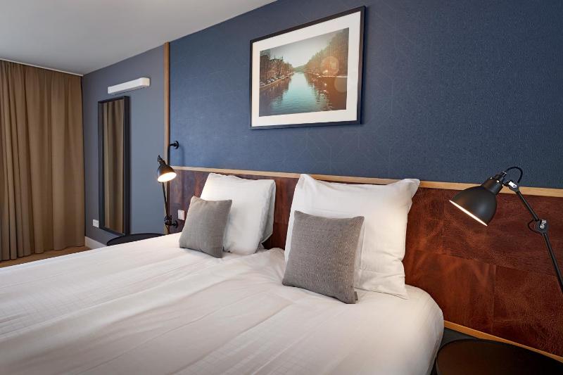 Suite with City View image 2