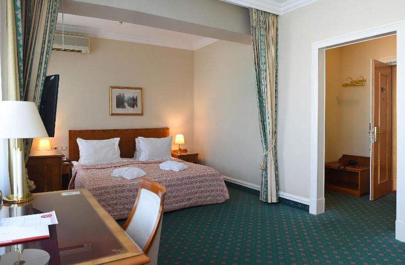 Junior Suite image 3