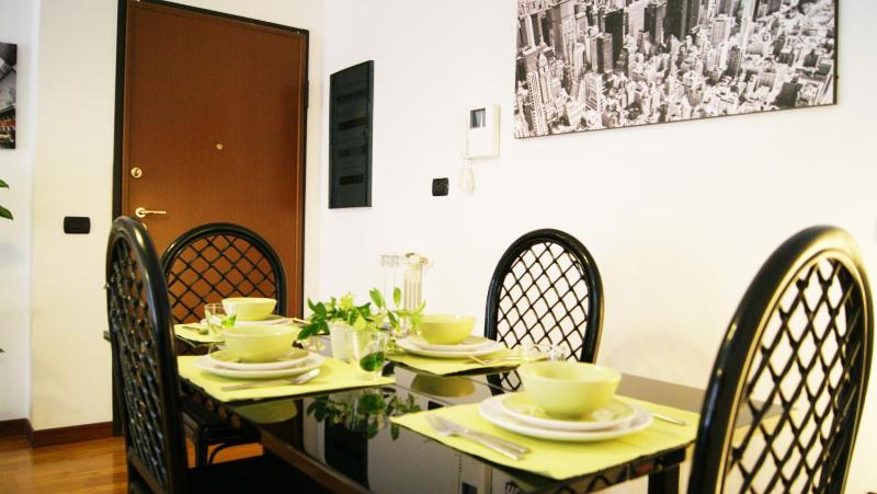 Sweet Roman Holiday - image 18