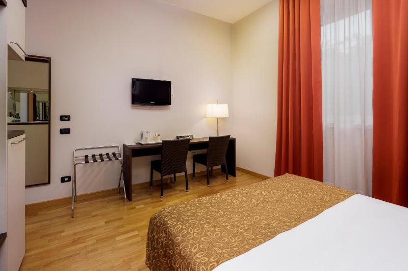 Single Room - Disability Access image 3