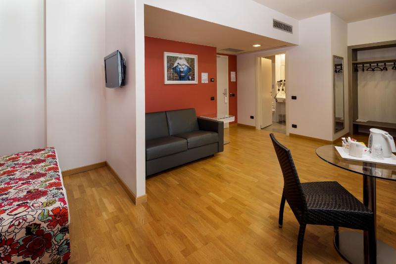 Superior Double Room image 4