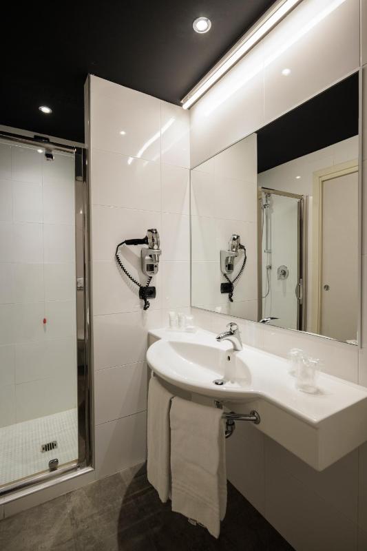 Superior Double Room image 3
