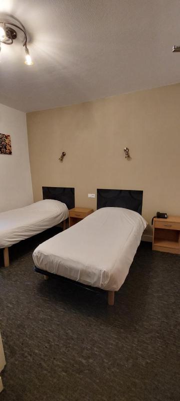 Twin Room image 1