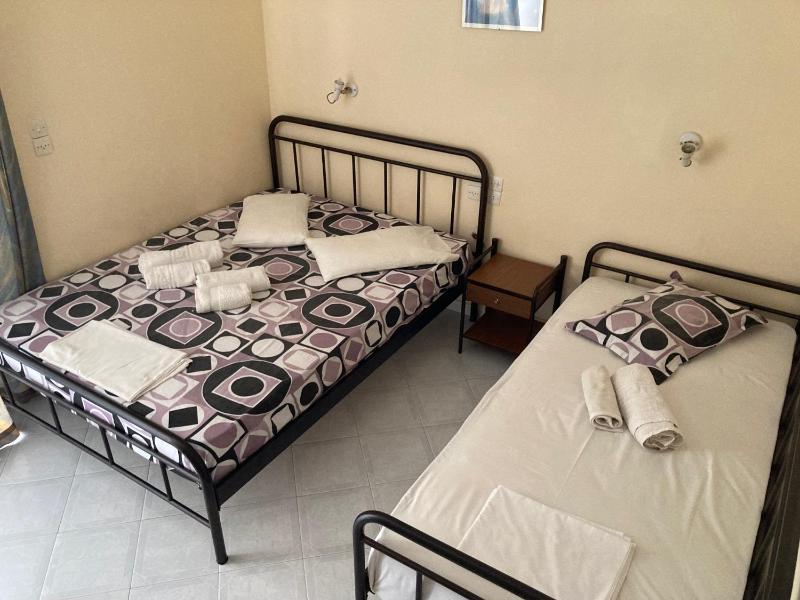 One-Bedroom Apartment image 3