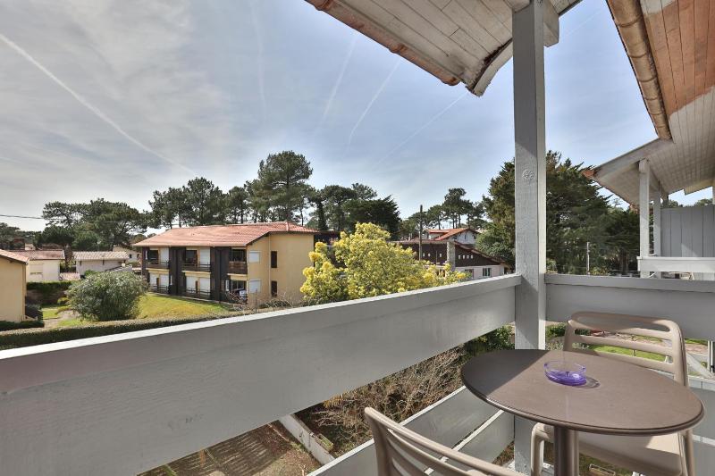 Triple Room with Garden View image 3
