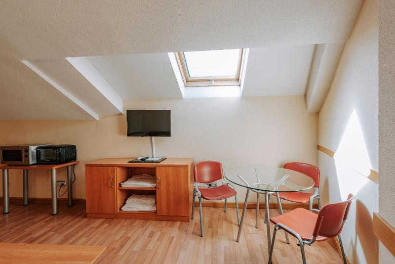 One-Bedroom Apartment (1 - 2 Adults) image 2