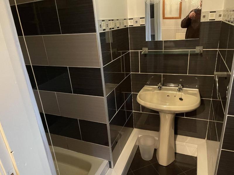 Single Room image 2