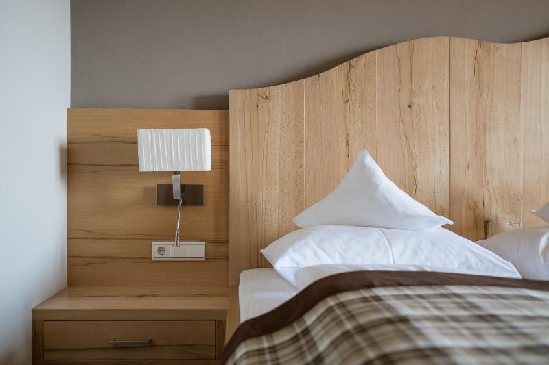 Double Room with Balcony image 3
