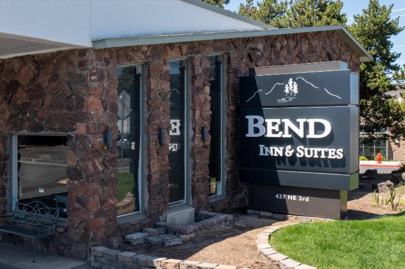 Bend Inn & Suites - image 16