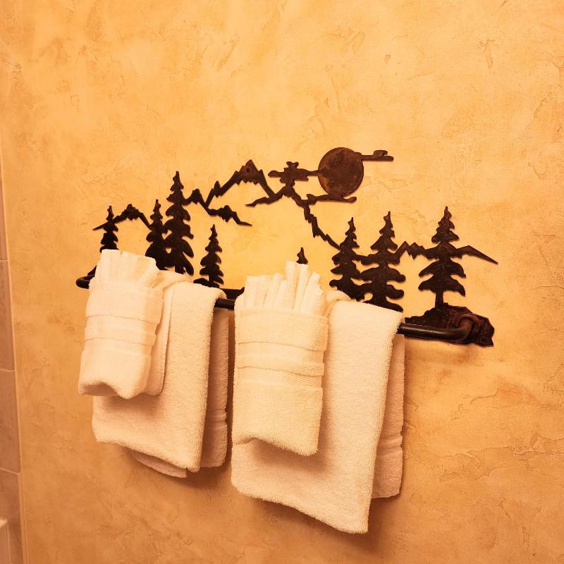 King Room with Spa Bath image 4