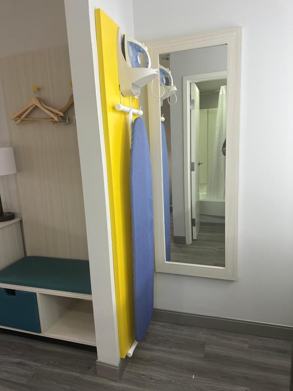 Deluxe King Room - Non-Smoking image 3
