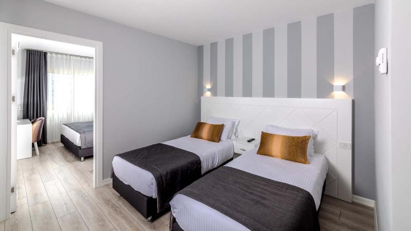 Standard Double or Twin Room image 2
