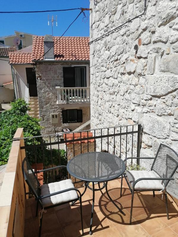 Two-Bedroom Apartment with Terrace and Sea View image 4