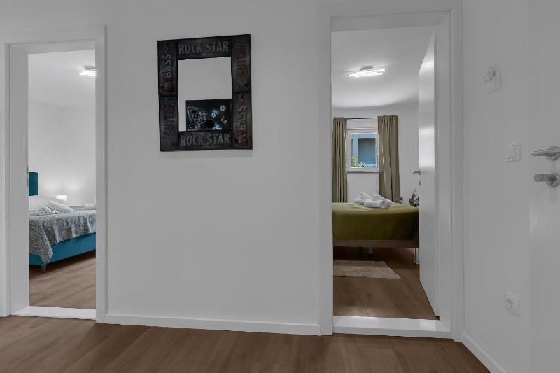 Apartments with parking space Makarska - 21544 - image 16