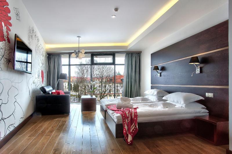 Luxury Double or Twin Room image 1