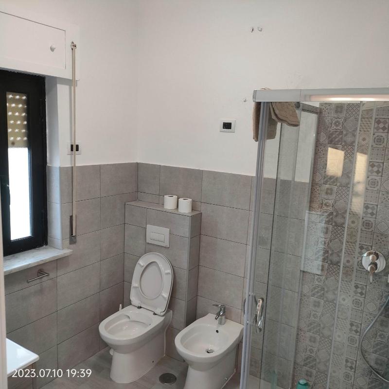 Studio Apartment with Sea View image 3