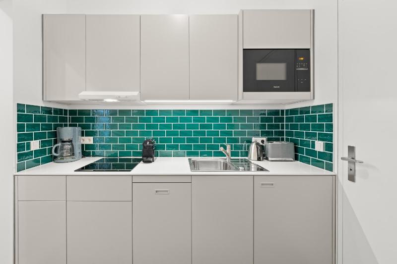 The Straßburger stylish 3 BR apartment in Mitte group & family friendly 4- 6 Guests - image 4