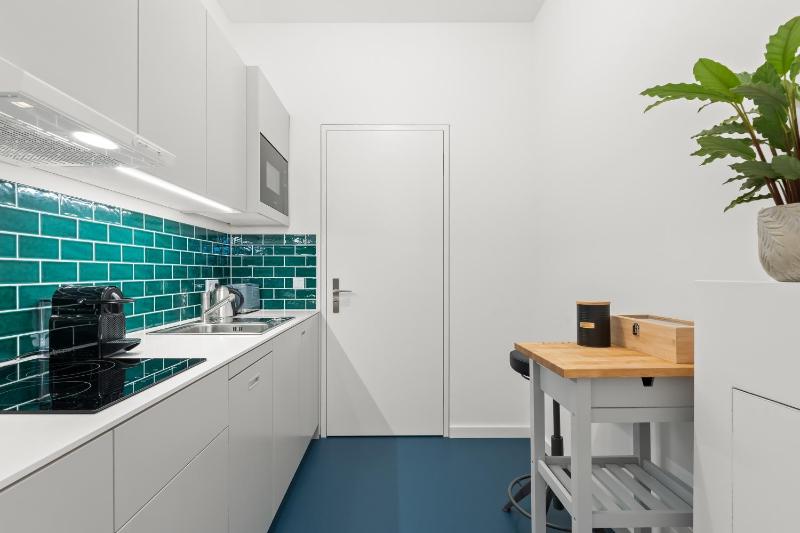 The Straßburger stylish 3 BR apartment in Mitte group & family friendly 4- 6 Guests - image 2