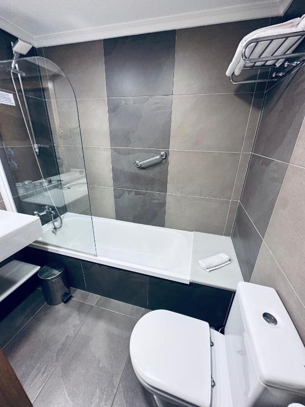 Double or Twin Room with Side Sea View image 3