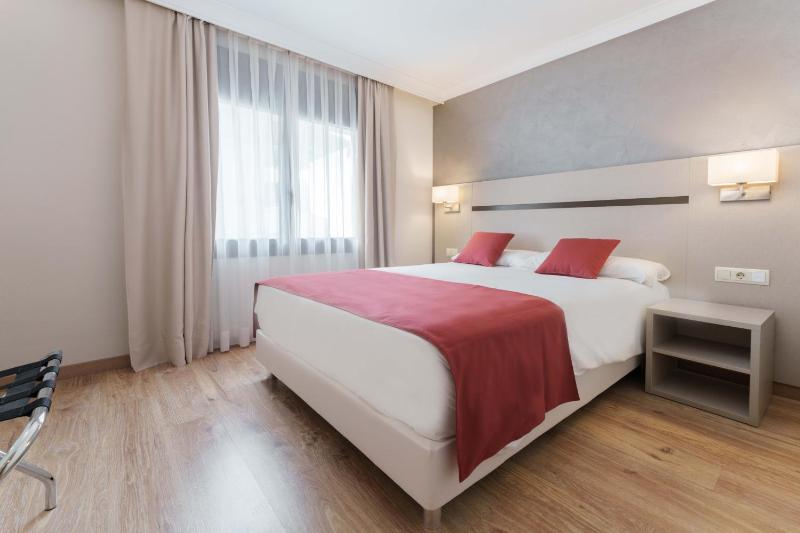 Standard Double Room image 1
