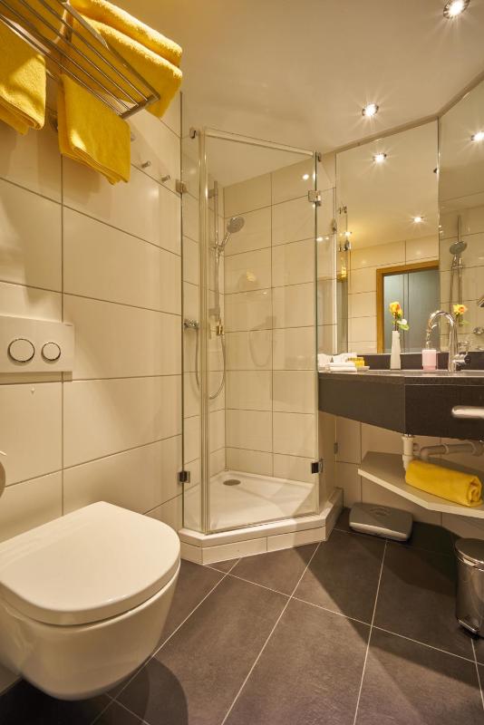 Double Room image 1