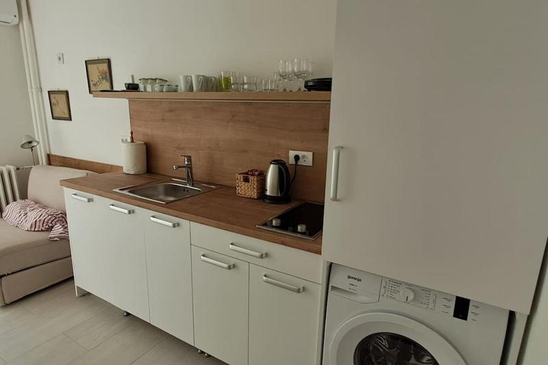 Chic & Comfy Hideaway in the Heart of the City - image 8