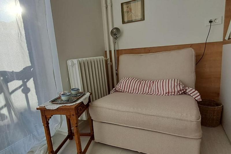 Chic & Comfy Hideaway in the Heart of the City - image 16
