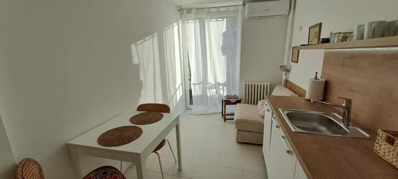 Chic & Comfy Hideaway in the Heart of the City - image 7