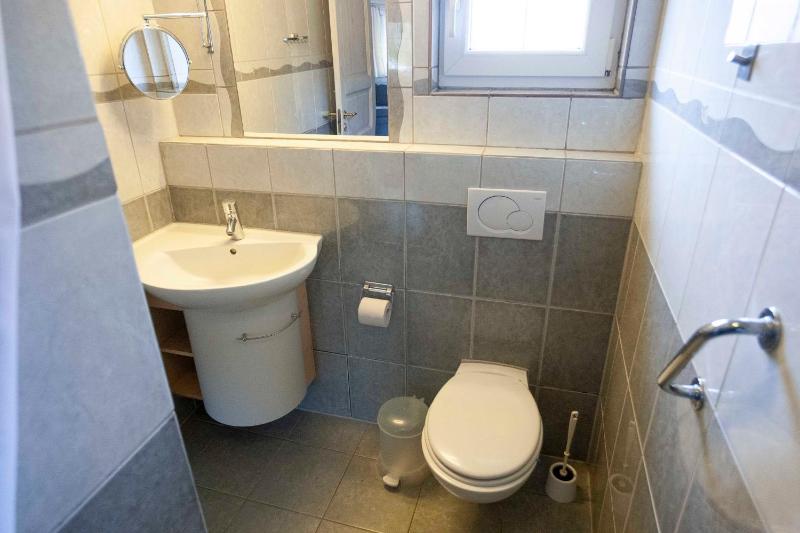 Studio Apartment image 2