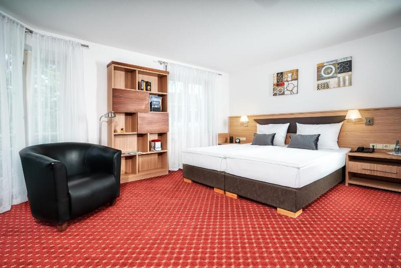 Double Room image 2