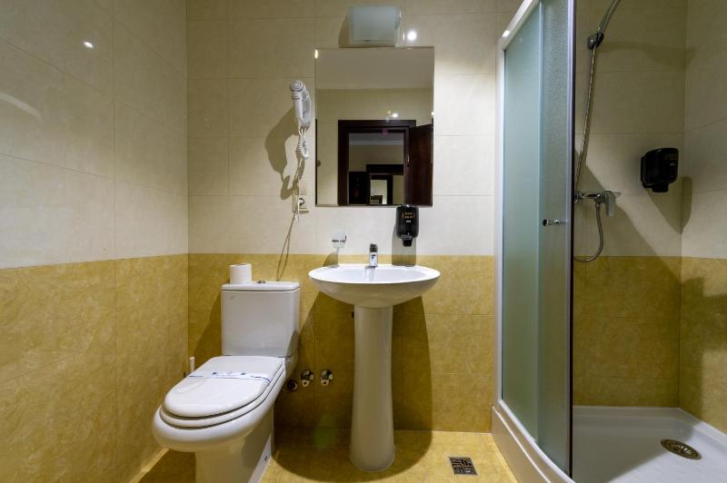 Standard  Room Twin image 4