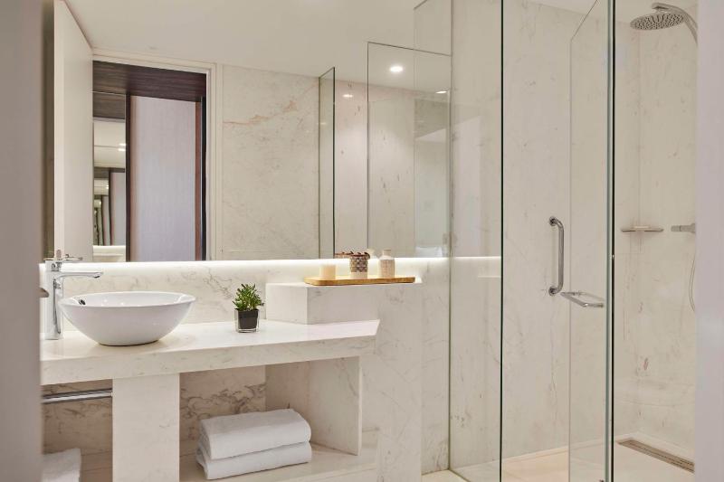 King Room with View image 3