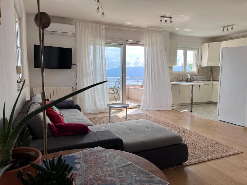 Peachy House - image 10