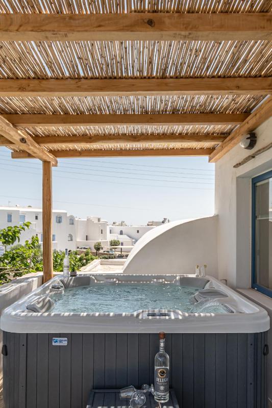 Three-Bedroom Villa image 1