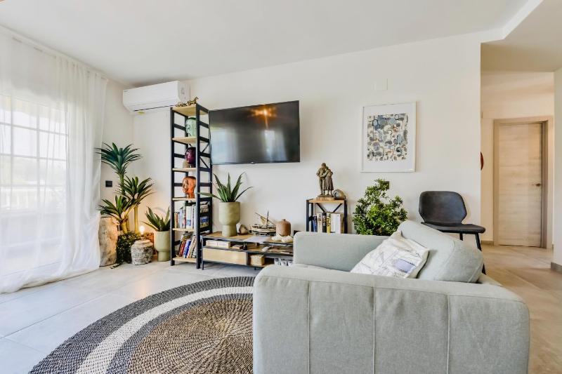 Luxury Apartment Seaside Bay - image 34