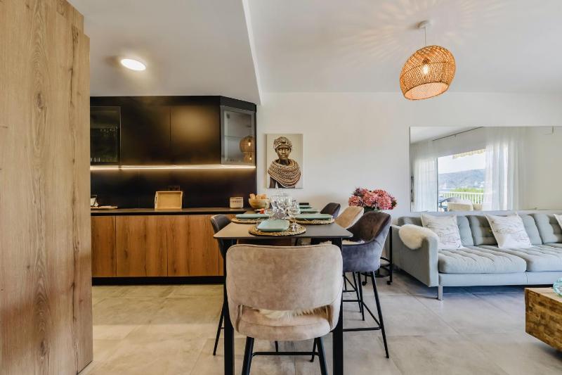Luxury Apartment Seaside Bay - image 28