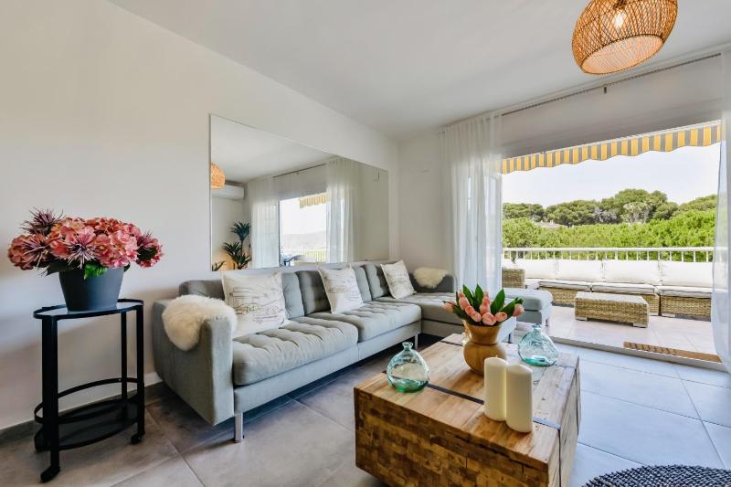 Luxury Apartment Seaside Bay - image 5