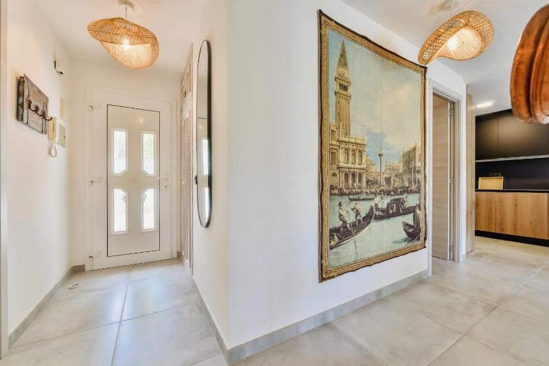Luxury Apartment Seaside Bay - image 24