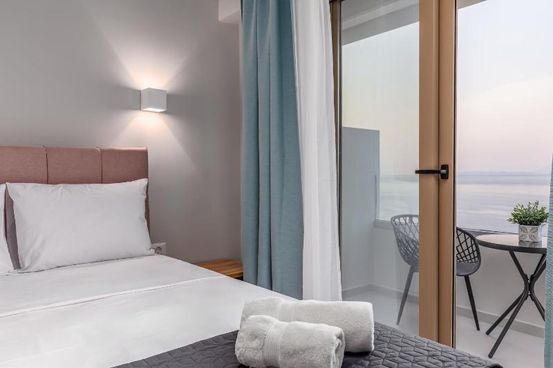 Junior Suite with Sea View image 2