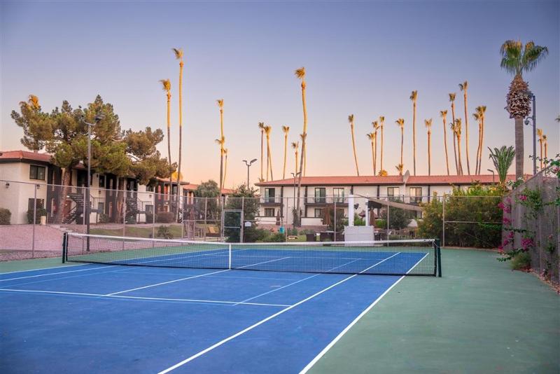 204 Fully Furnished 1BR Suite-Prime Location - image 2