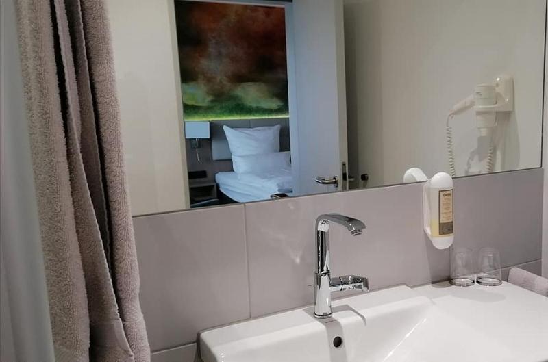 Deluxe Double Room with Balcony image 4