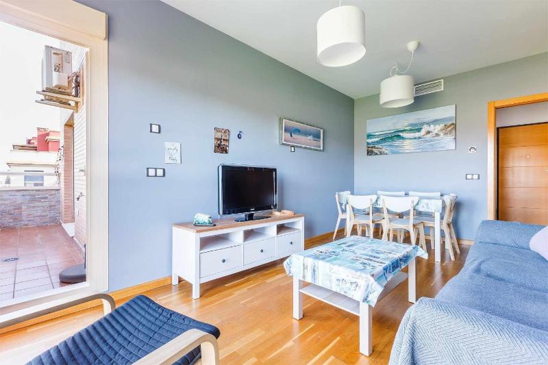 A&N Coastal Comfort Apartment with Pool & Parking - image 9