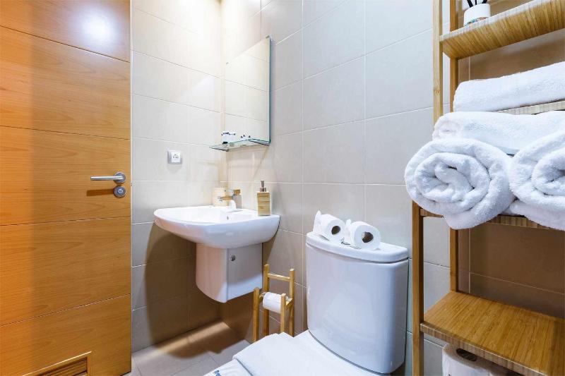 A&N Coastal Comfort Apartment with Pool & Parking - image 12