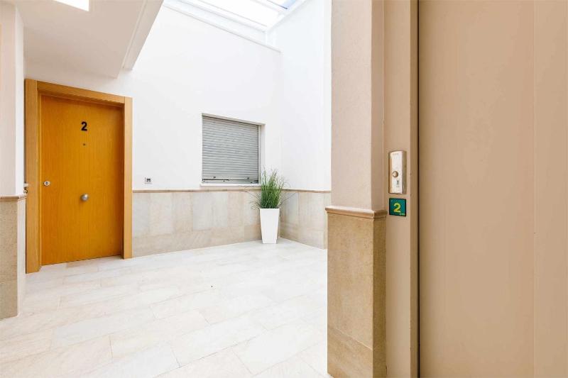 A&N Central Penthouse Terrace Retreat - image 8